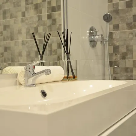 Train Station Gæstehus Faro