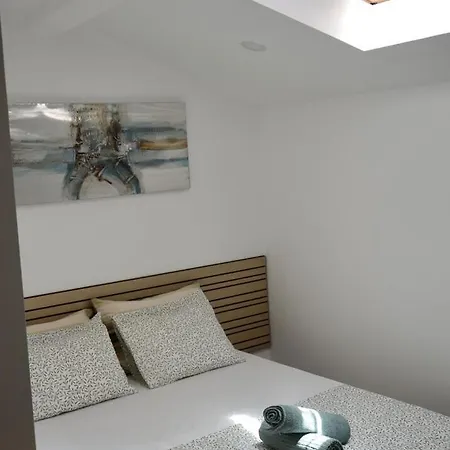 Train Station Affittacamere